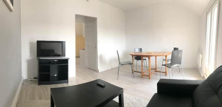 Appartement Simple Sur Argenteuil, Proche Paris Екстер'єр фото